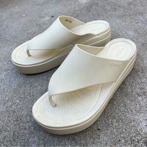 CROCS Women's Cream Platform Sandals